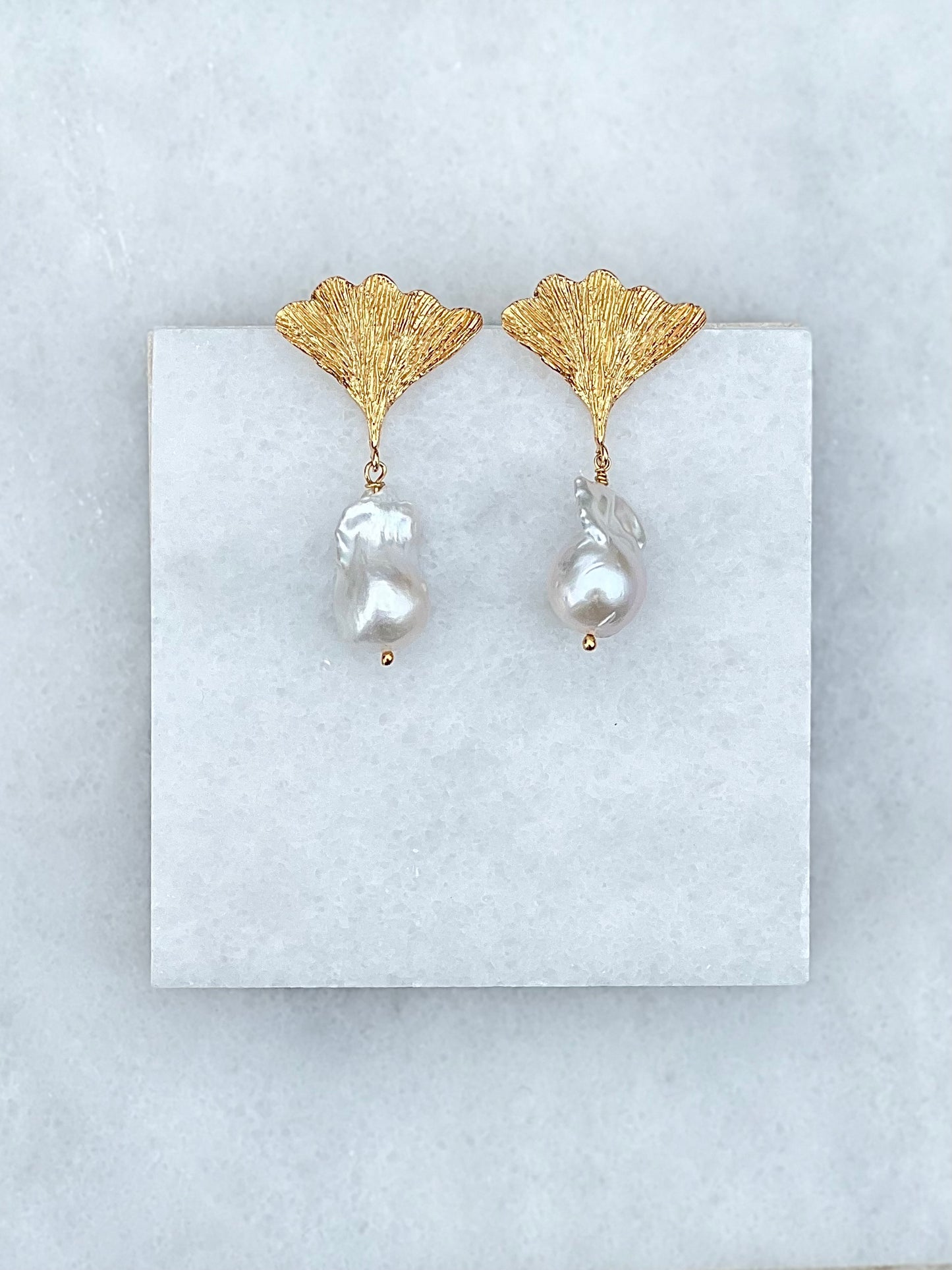 Medium Daglia Dangle/Drop