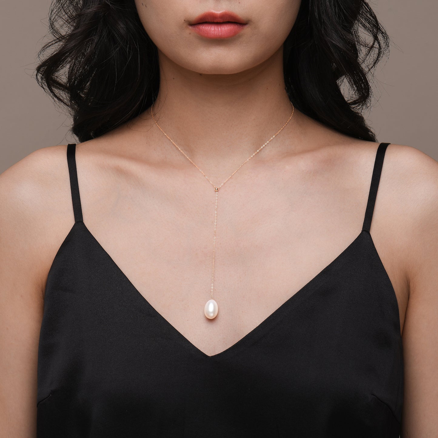 Blakely Teardrop Pearl Necklace