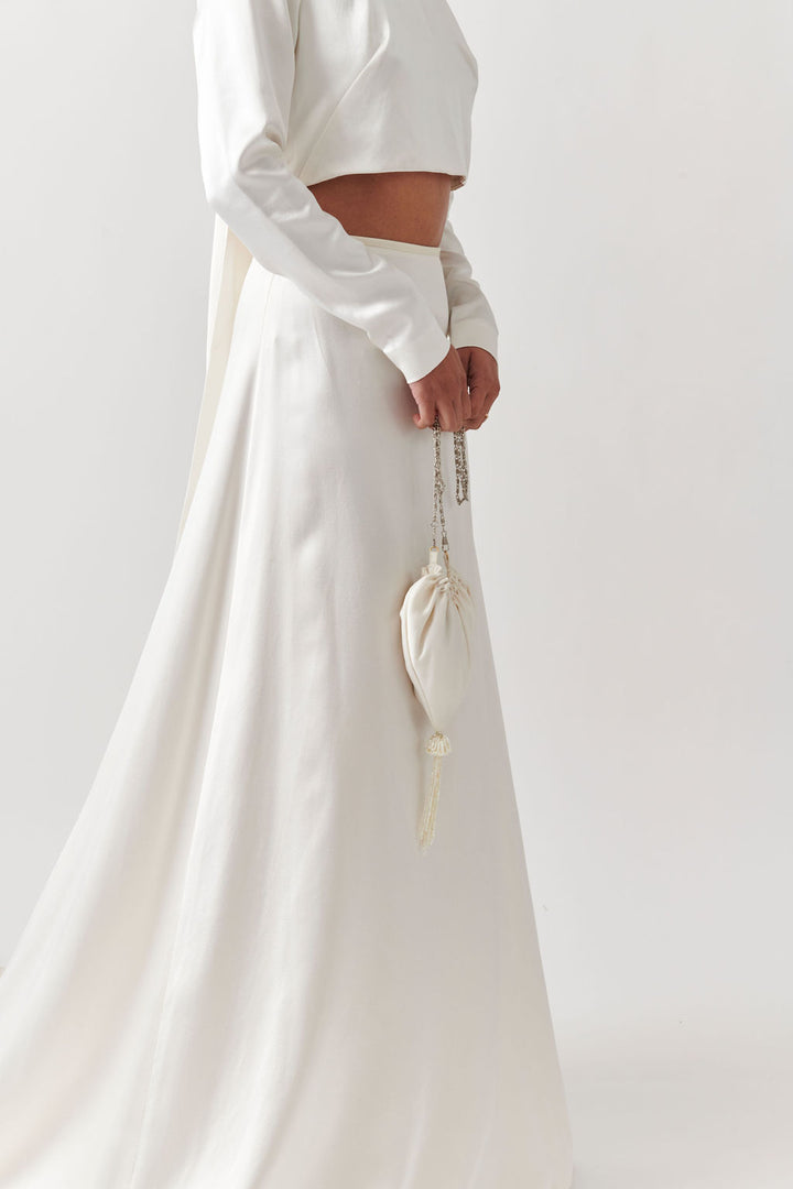 A side view of the Corazón Bridal Purse