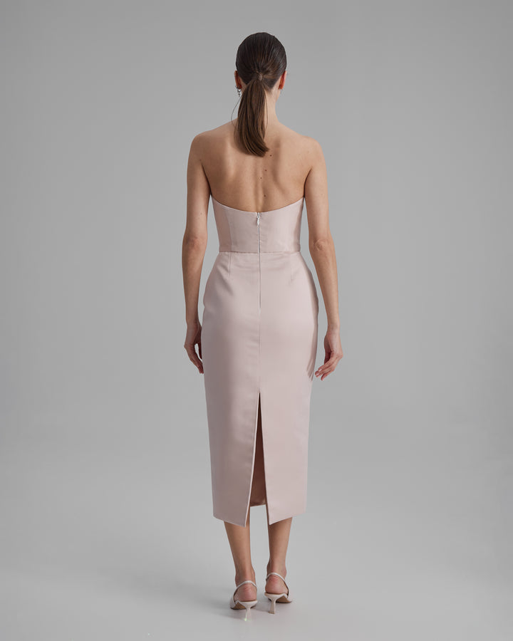 Kira dress in nude pink