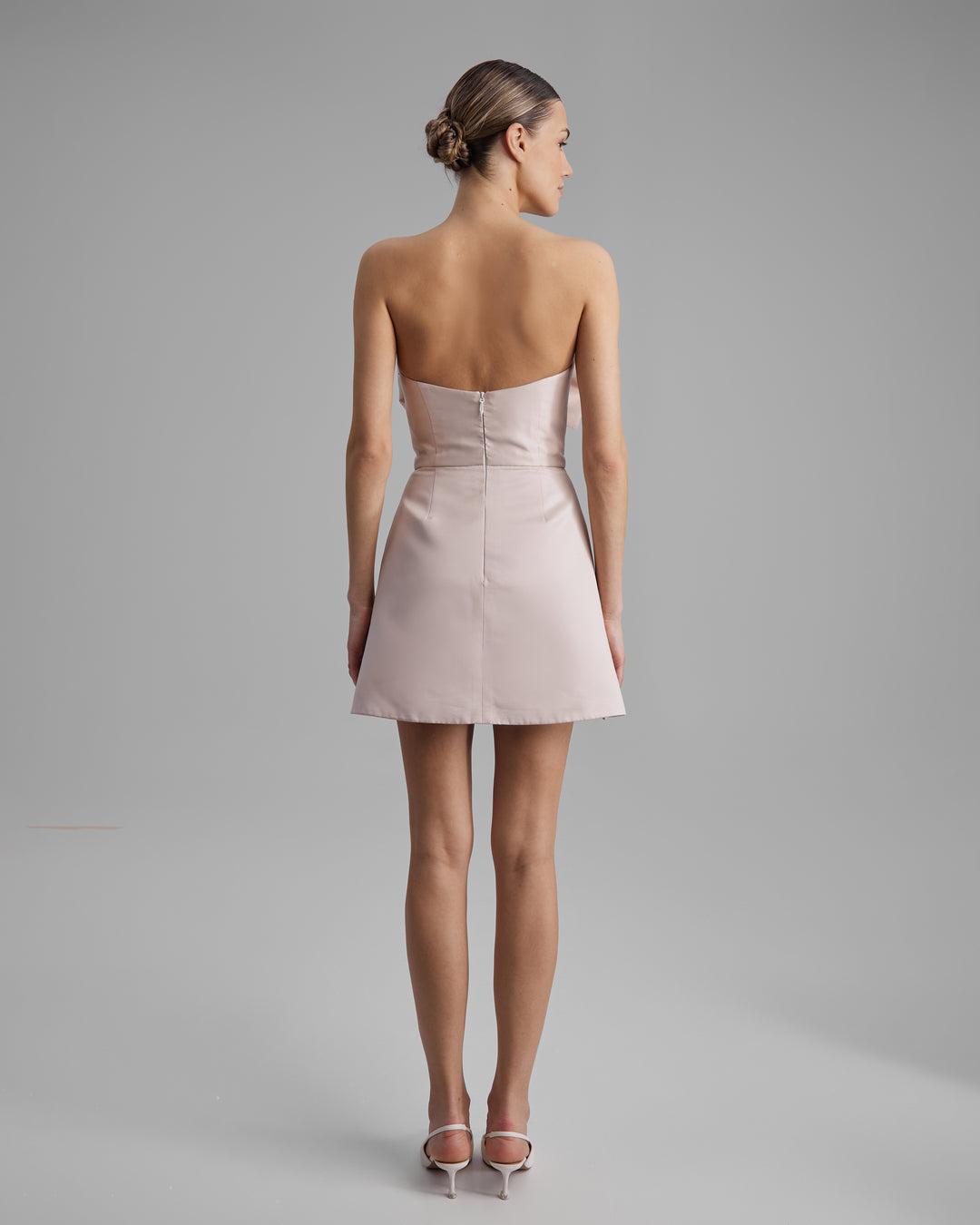 Rey dress & small bow in nude pink