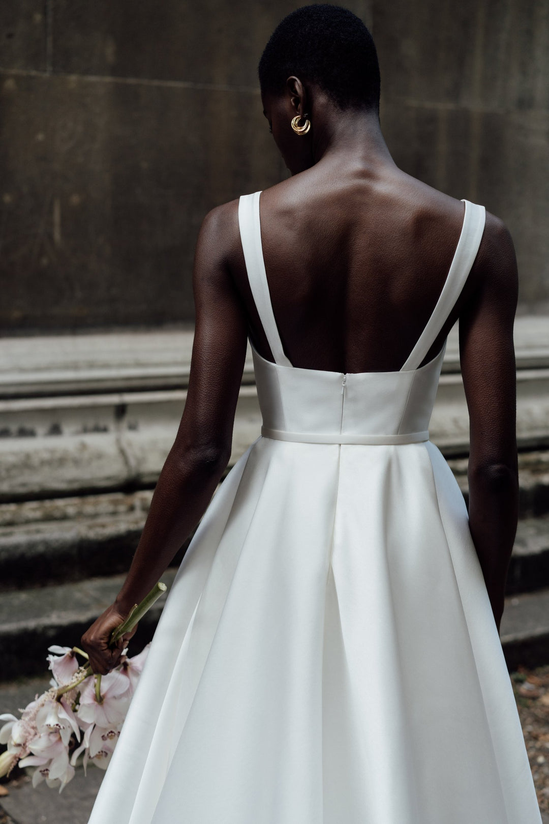 Rent this masterpiece for a timeless yet contemporary bridal look