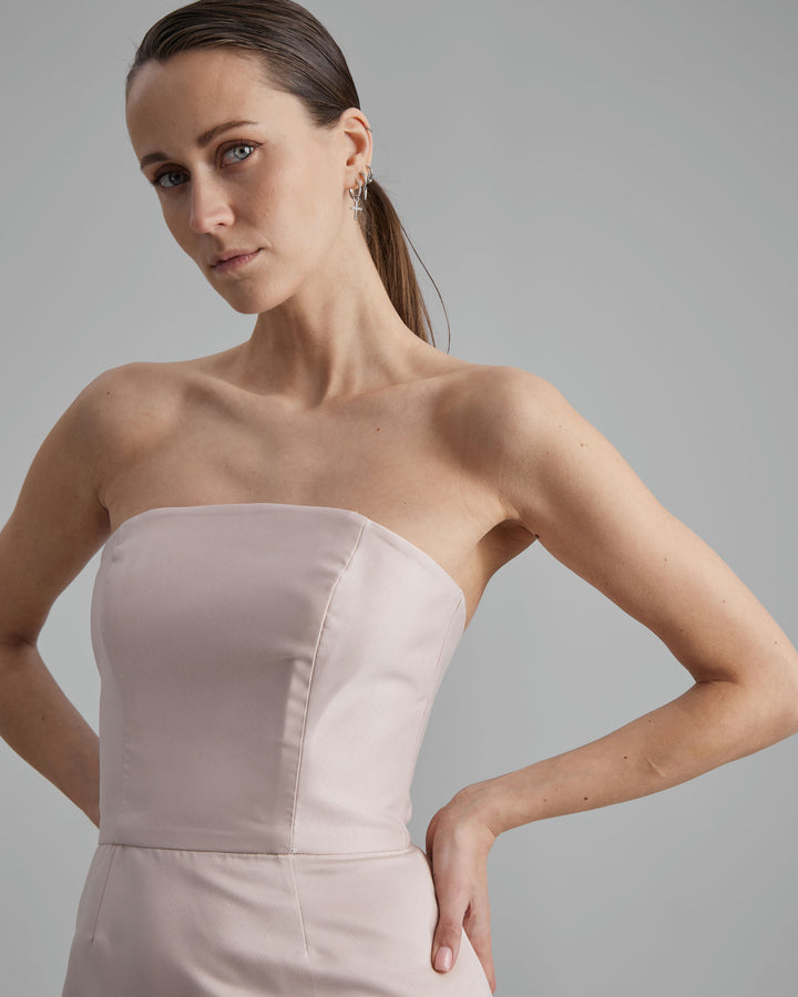 Kira dress in nude pink