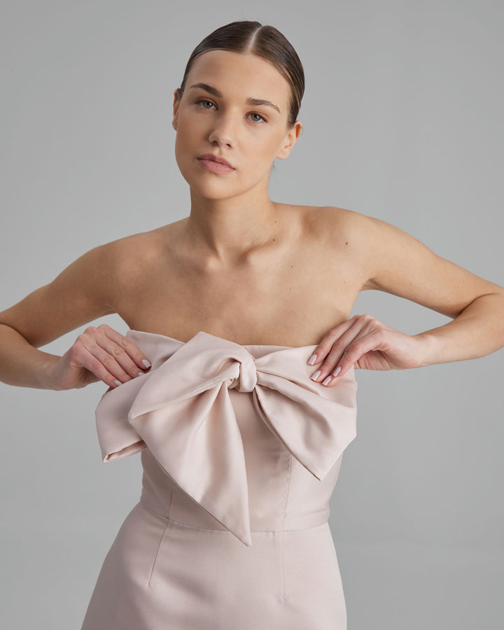 Rey dress & small bow in nude pink