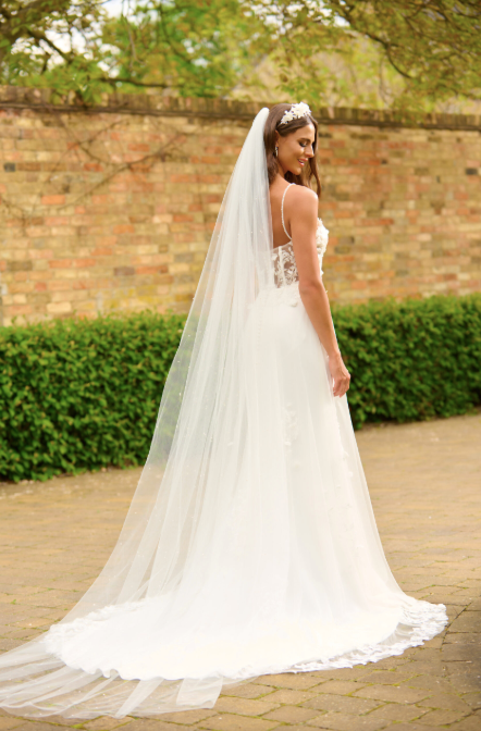 Pearl Veil C622A 98” Single Tier Ivory