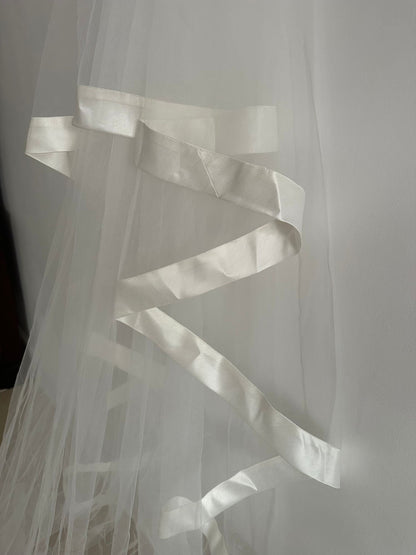 TWO-TIERED SATIN LINED VEIL