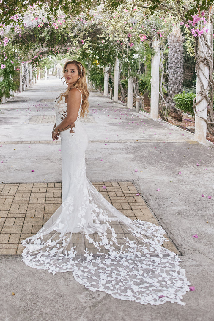 Side View of Oliviana Mermaid Wedding 